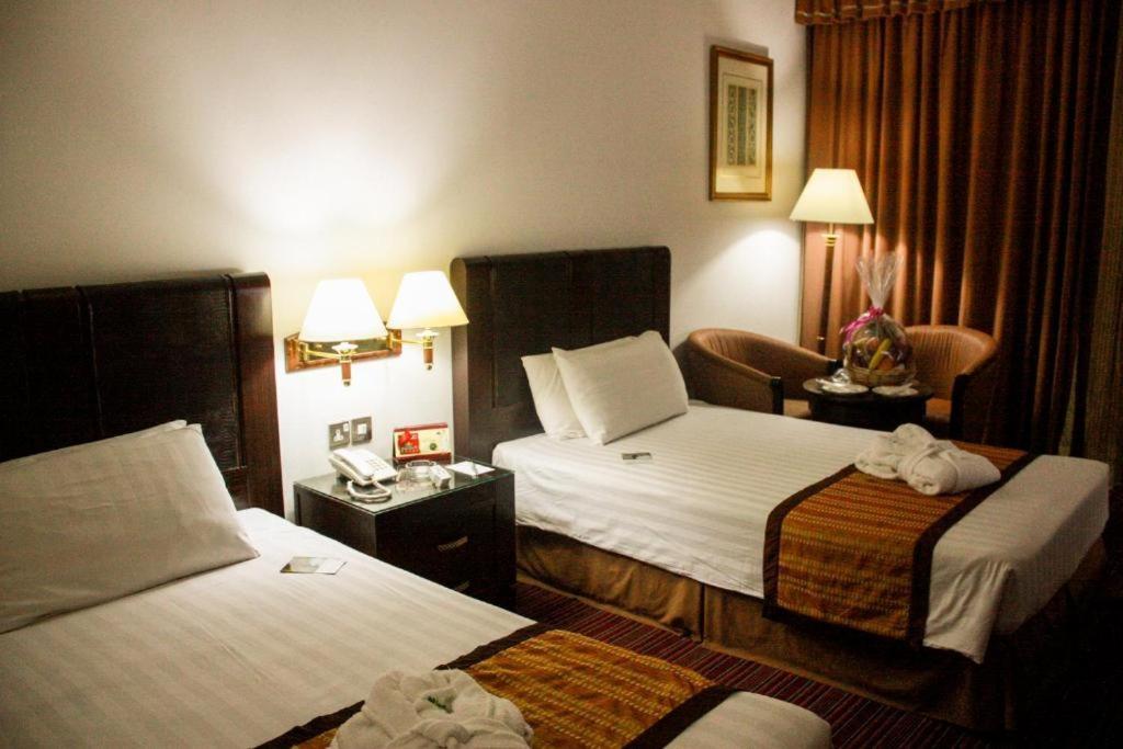 Knight Armour Hotel Dubaï Extérieur photo
