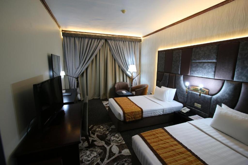 Knight Armour Hotel Dubaï Extérieur photo