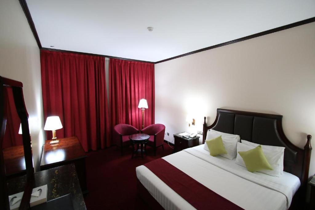 Knight Armour Hotel Dubaï Extérieur photo